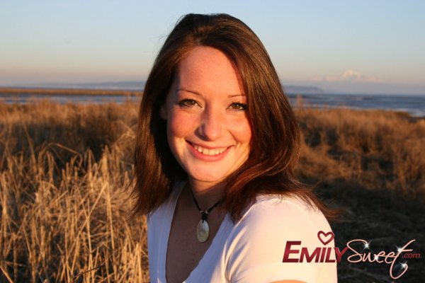 Emily Sweet sexy teen