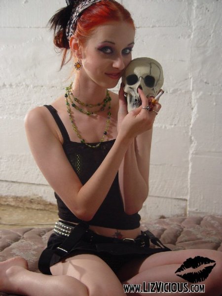 LIZ VICIOUS crazy girl