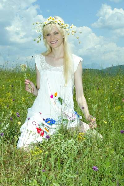 Ana Fey flower girl